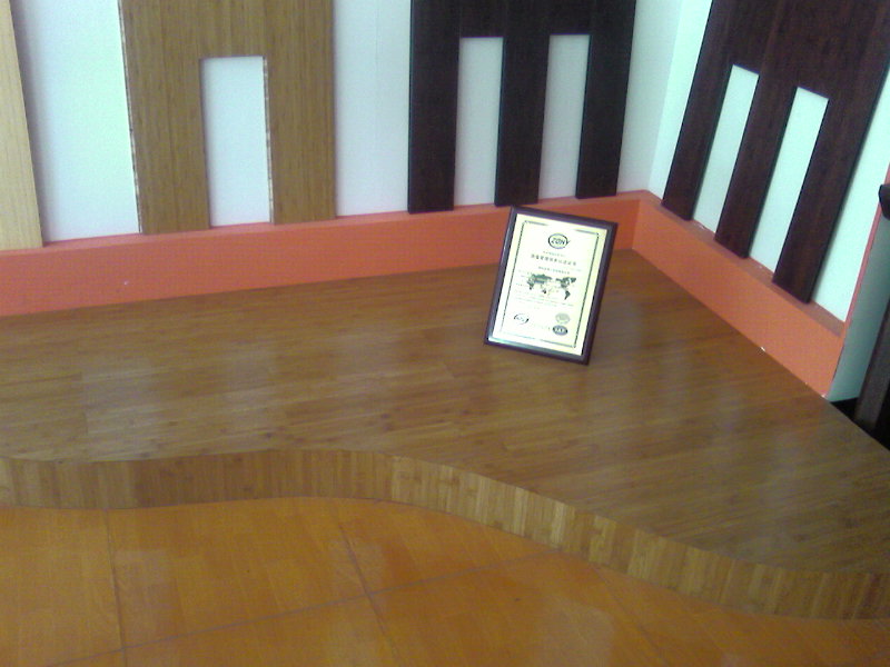 �c(di��n)���鿴�ذ�Ŵ�DƬ