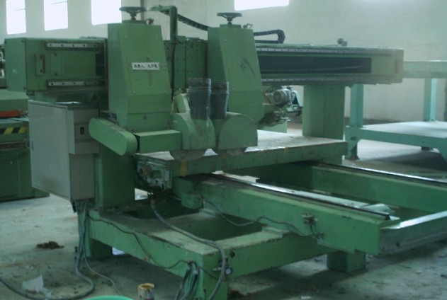 �c(di��n)���鿴�ձ��M(j��n)�ڽ��撁��C(j��)�Ŵ�DƬ