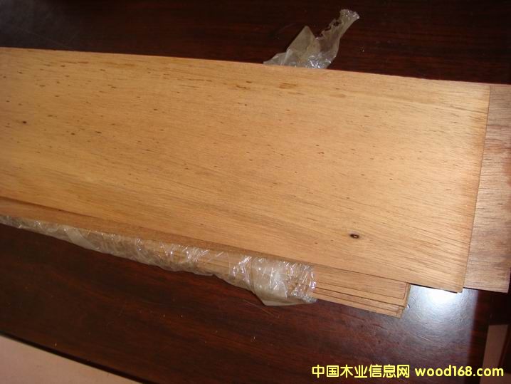 �R����ľ��Ƭ����Ƭ��