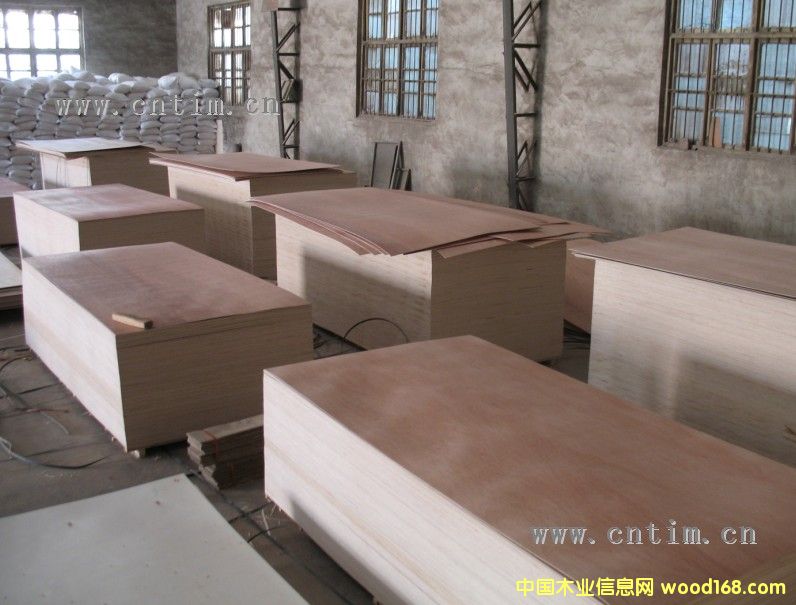 �c(di��n)���鿴����(y��ng)�W�����z�ϰ�Ŵ�DƬ