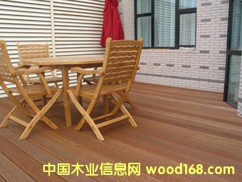 �c(di��n)���鿴�̈́�ľ����ذ�Ŵ�DƬ