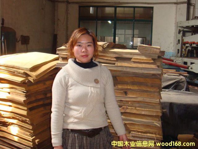 �c(di��n)���鿴��ľ���Ŵ�DƬ