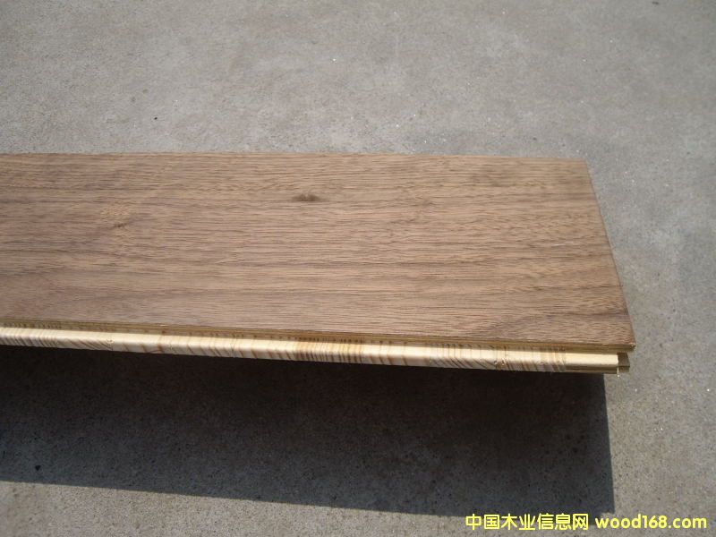 �c(di��n)���鿴�ں������ӌ�(sh��)ľ��(f��)�ϵذ�Ŵ�DƬ