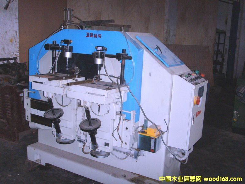 �c(di��n)���鿴�_(t��i)����ة��龙C(j��)�Ŵ�DƬ