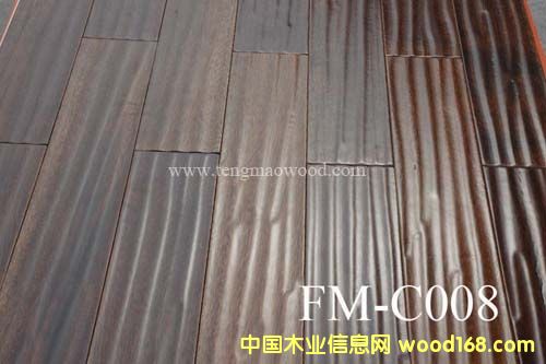 �c���鿴��ľ�ͺϵذ�Ŵ�DƬ