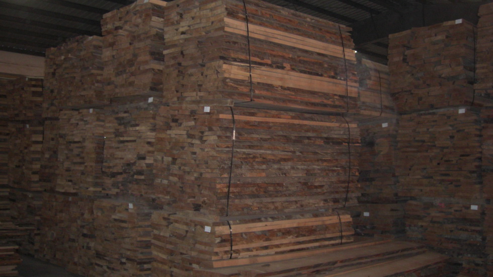 �c(di��n)���鿴ľ��Ʒ�Ŵ�DƬ