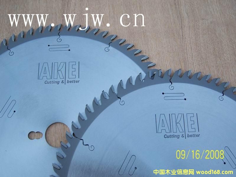 �c(di��n)���鿴��(gu��)AKE�Ŵ�DƬ