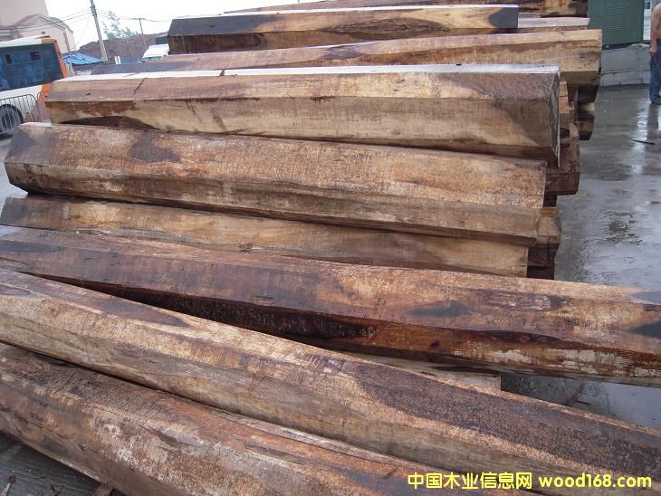  ���ڲ����S����ɫ܊�����󷽵�Ԕ��(x��)��B