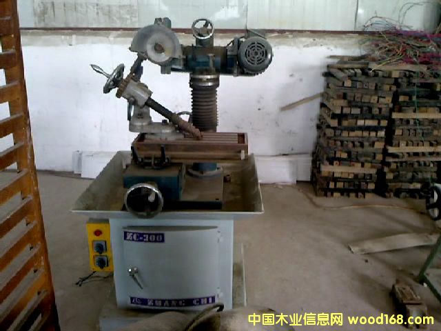 �c(di��n)���鿴ĥ�����Ŵ�DƬ