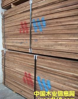 �c(di��n)���鿴�ں��ҷŴ�DƬ