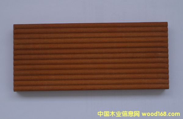 ɽ��ľ����Ƭ��