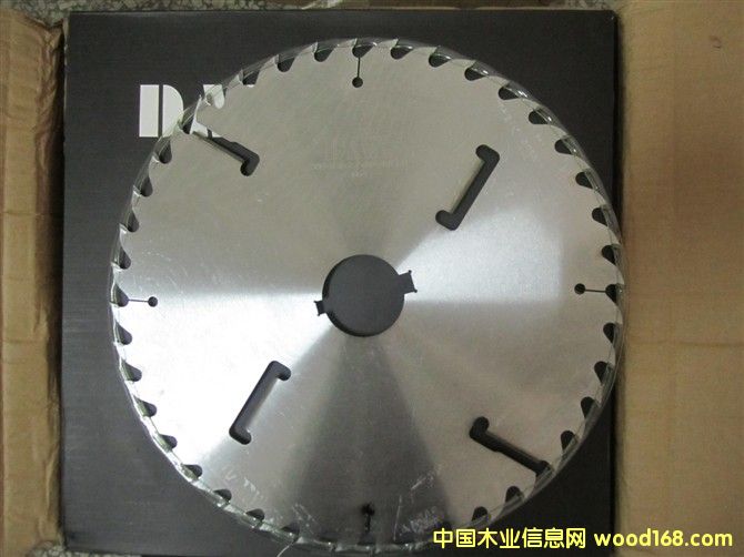 �c(di��n)���鿴����DAX�Ŵ�DƬ