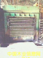 12層熱壓機(jī)20 12層熱壓機(jī)20