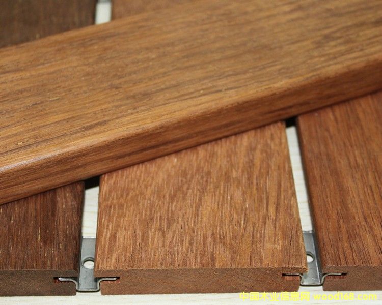 ���}��ľ�ذ�