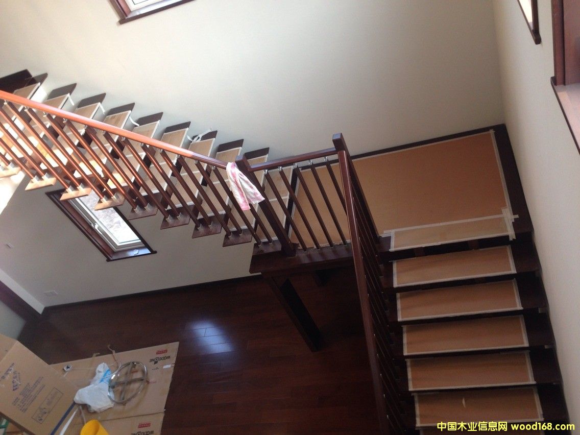  �Ϻ������u��ʽľ�Y(ji��)��(g��u)�e������(n��i)���b�޵�Ԕ����B