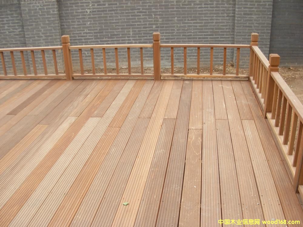 ɽ��ľ����Ƭ��