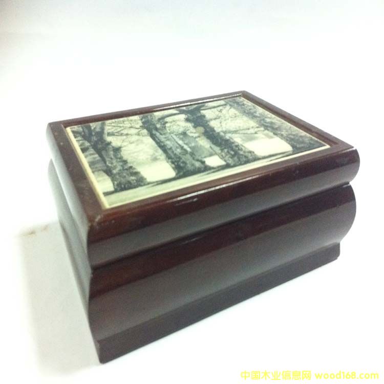 �߶˴��ľ���錚���b��A��Ԕ��(x��)��B