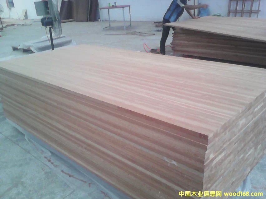 ����ľ�����ǹ�ֱƴ��