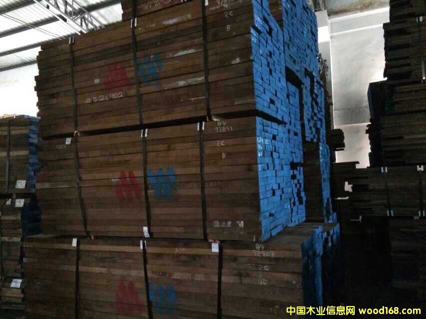 �c(di��n)���鿴�ں���ľ�Ŵ�DƬ