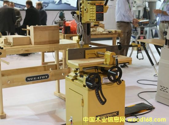 ����ľ��չ���״����M(j��n)����(gu��)����ľ���C(j��)еƷ��POWERMATIC