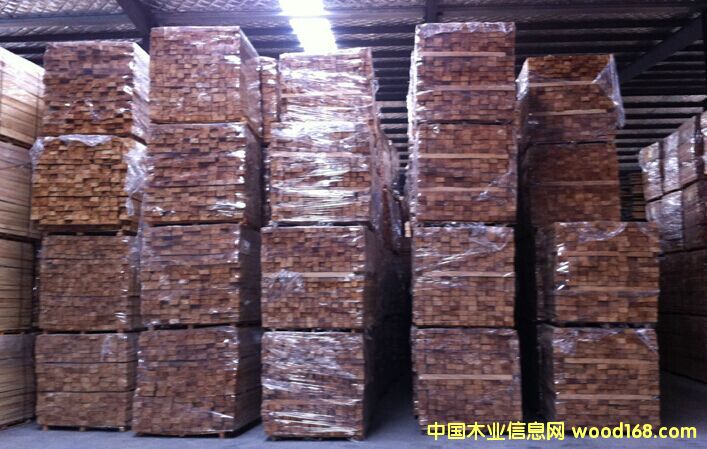 �c���鿴Խ�������zľ�Ŵ�DƬ