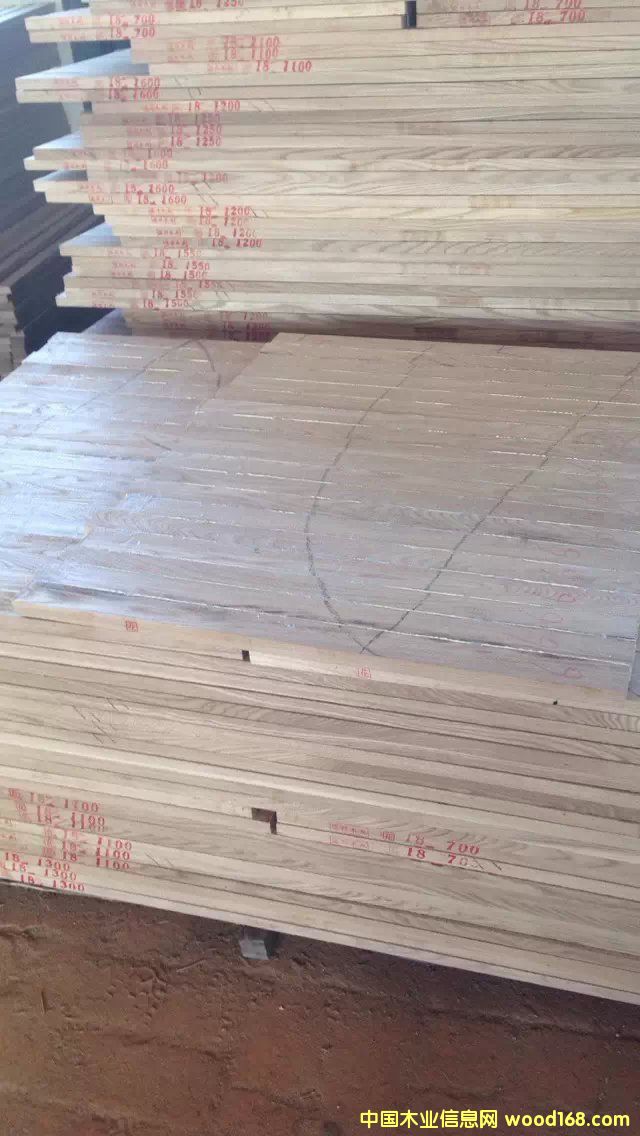 ���_˹�M����ľ�Mƴ��