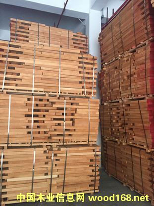 [��] AB��(j��)�W���M(j��n)�ڙ�ľ����0.3-0.8M