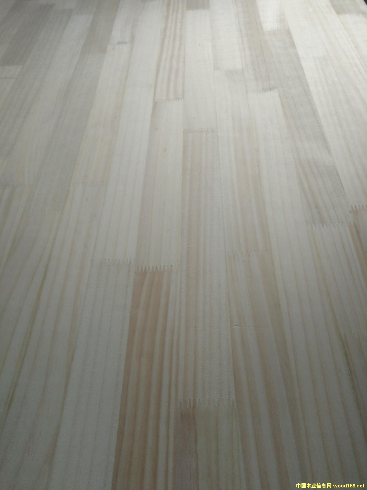 �c(di��n)���鿴��ľָ�Ӱ�Ŵ�DƬ