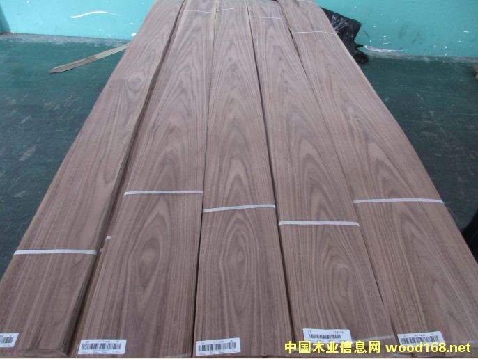 �ں���ɽ�y��ȻľƤ��Ԕ����B