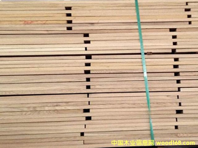 ����ľ��� �W���M(j��n)����һ���Ҿߌ�ľ��