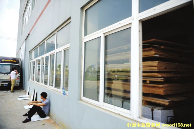 �Ϸ�ԣɭľ�I(y��)���ݸ����J��Σ�C�������ף������������T�����