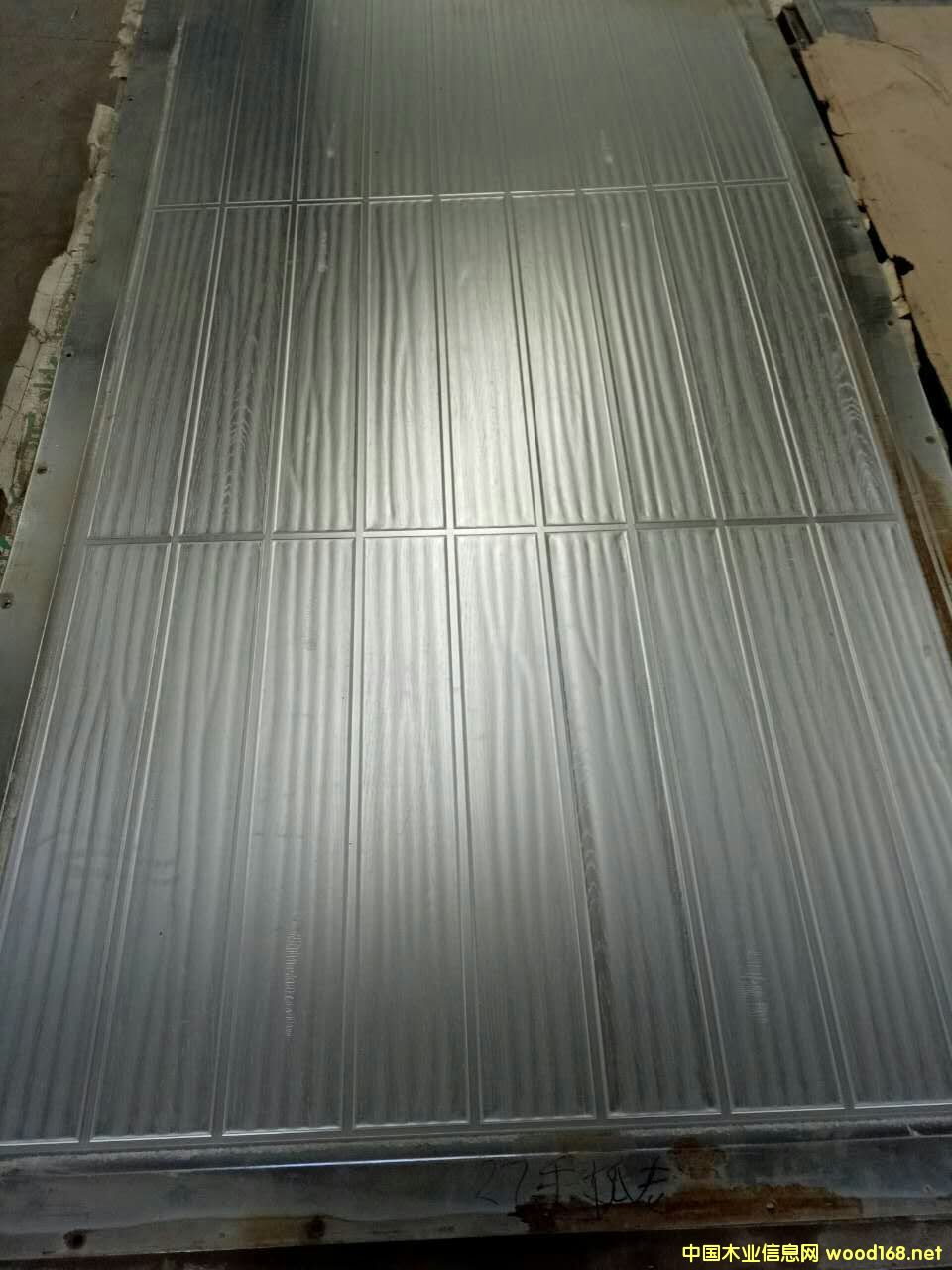 �c(di��n)���鿴�ቺ�C(j��)���P�ģ��Ŵ�DƬ