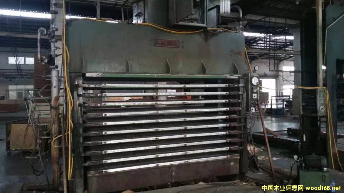 熱壓機(jī) 熱壓機(jī)