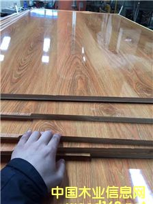 ���B(t��i)��