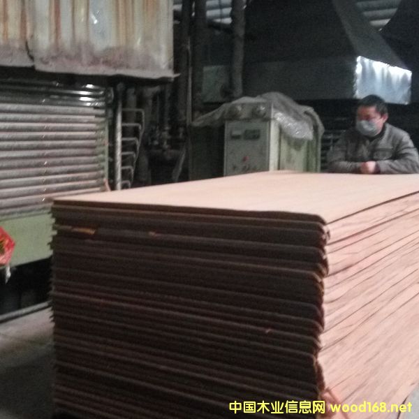 ���Sֱ�ۼ��b��ľ�ذ�������Ԕ��(x��)��B