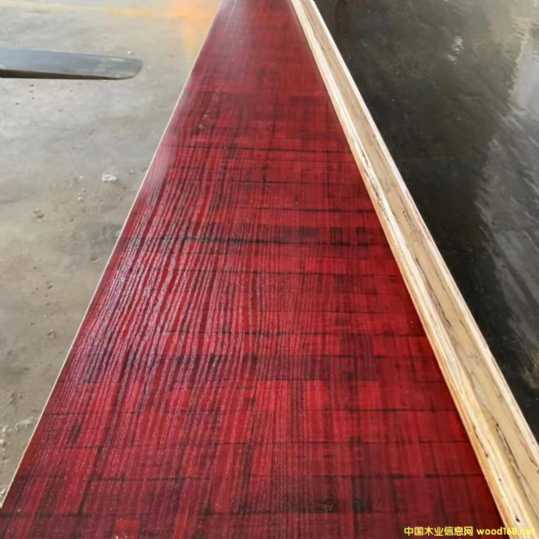 ��ϯ����ľ��(f��)�ϵذ�